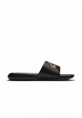 Nike Sportswear VICTORI ONE SLIDE Pantolette flach black/mtlc red bronze-black VICTORI ONE SLIDE Мюли на плоской подошве черный/mtlc красный бронзово-черный