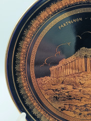 Тарелка декоративная винтажная &quot;Акрополь в Парфеноне&quot; позолоченный (24 К), в черно-золотистых тонах, керамика, 23 см, Греция, 1970-80гг.