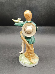 Статуэтка винтажная Im Stil Dresden &quot;Мальчик с двумя птичками&quot;, фарфор, 15 см, Германия, 1970-80гг.