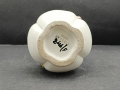 Ваза винтажная малая с объемной розой, керамика, 8 х 9 см, Италия, 1960-70гг.