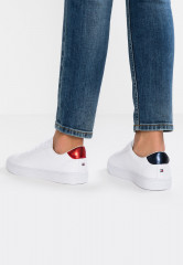 Tommy Hilfiger ESSENTIAL Trainers red ESSENTIAL Кроссовки красный