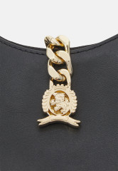 Tommy Hilfiger CHAIN MINI CROSSOVER Handbag black CHAIN ??MINI CROSSOVER Сумочка черный