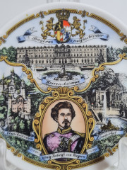 Тарелка сувенирная винтажная The Kuhn Bavaria с изображением видов Линдерхофа и портретом Людвига II, 10 см, Германия, 1970-80гг.