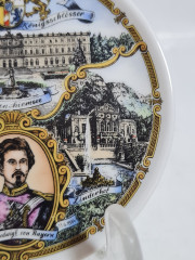 Тарелка сувенирная винтажная The Kuhn Bavaria с изображением видов Линдерхофа и портретом Людвига II, 10 см, Германия, 1970-80гг.