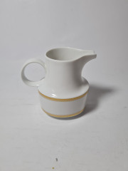 Rosenthal Bavaria, дизайнер Tapio Wirkkala Элегантный винтажный молочник, белый фарформ с золотым узором, 9,5см х 10,5см, Германия, 1960-70гг.