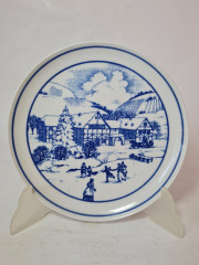 Сервировочная тарелка винтажная Hutschenreuther в бело-синих тонах &quot;Зимний день&quot;, 20 x 2,5 см, Германия, 1960-70гг.