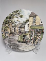 Royal Doulton, Роял Долтон Коллекционная тарелка &quot;Универсальный магазин&quot; художник Колин Уорден, ограниченный тираж, 21см, Великобритания 1990г.