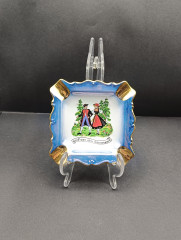 Пепельница винтажная Arzberg Bavaria &quot;Шварцвальд&quot; с изображением гуляющей в лесу пары, фарфор, 11 х 2 см, Германия, 1970-80гг.