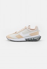 Nike Sportswear W AIR MAX PRE DAY NN Sneaker low light bone/white sanddrift/iron grey/metallic silver W AIR MAX PRE DAY NN Низкие кроссовки женские светлая кость/белый песок/серый металлик/серебристый металлик