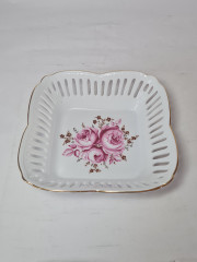 Weimar Квадратное фарфоровое блюдо с ажурным краем и цветочным рисунком &quot;Розовые розы&quot;, 17 x 5 см, Германия, 1960-70гг.