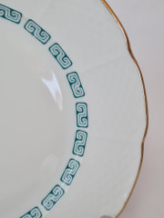 Набор десертных тарелок винтажных Thun, белый фарфор с зеленым узором и позолотой Natalie, 6шт х 19,5 x 2 см, Чехословакия, 1960-70гг.