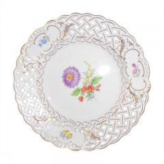 Meissen Meissen  'Neuer Ausschnitt - Blume 3 mitte bunt mit Goldrand' Teller mit Durchbruch 21 cm Мейсен &quot;новая огранка - цветок 3 центр разноцветный с золотым ободком&quot; тарелка с прорывом 21 см