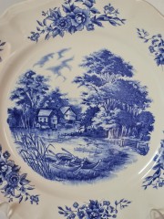 Sarreguemines Romantic France Набор Декоративных фарфоровых тарелок &quot;Дом у пруда&quot;, 3 штуки, 25см, Франция, 1960-70гг.