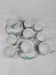 Сервиз чайный винтажный Winterling Kirchenlamitz / Maja с декором в пастельных тонах, фарфор, чайная пара - 9 шт., Германия, 1960-70гг.