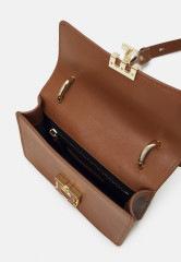 Tommy Hilfiger PUSHLOCK CROSSOVER  Across body bag cognac PUSHLOCK CROSSOVER Сумка через плечо коньяк