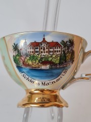 ECHT GOLD Чайная чашка с обильной позолотой, узором и рисунком снаружи и внутри, Германия, 1950-60гг.