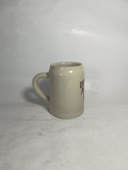 Немецкая пивная кружка винтажная Carl Dinkelacker / Rastal, в бежевых тонах, c черно-золотым логотипом, керамика, 0.5 л, 14 см, Германия, 1970-80гг.