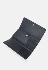 Tommy Hilfiger EMBLEM FLAP WALLET Wallet space blue КОШЕЛЕК С КЛАПАНОМ С ЭМБЛЕМОЙ Бумажник космический синий
