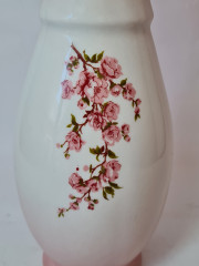 Ваза винтажная Stipo Dorohoi в бело-розовых тонах, фарфор, 31 см, Румыния, 1960-70гг.