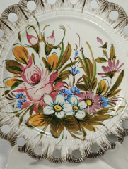 Тарелка декоративная винтажная Bassano с ярким цветочным декором, вырубная керамика, 25 см, Италия, 1960-70гг.