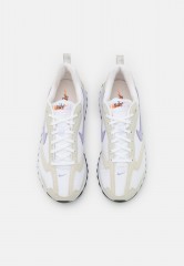 Nike Sportswear AIR MAX DAWN Sneaker low white/purple dawn/light bone/black/total orange AIR MAX DAWN Низкие кроссовки женские белый/фиолетовый рассвет/светлый костяной/черный/полный оранжевый