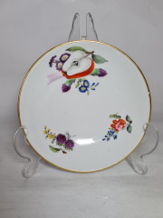 Тарелка винтажная Meissen, белый фарфор с разноцветными фруктовыми мотивами, цветочным декором и позолотой, 14,5 x 3,5 см, Германия, 1930-40гг.