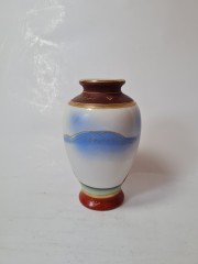 Винтажная японская фарфоровая ваза ручной работы &quot;В японском саду&quot;, 12см х 7см, Япония, 1950-60гг. 