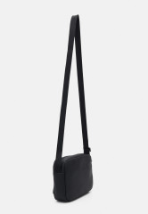 Tommy Hilfiger CENTRAL MESSENGER UNISEX Across body bag black CENTRAL MESSENGER UNISEX Сумка через плечо черный