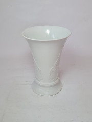 Ваза винтажная Im Still Royal KPM Bavaria с объемным растительным декором, ручная работа, средняя, фарфор, Германия, 1970-80гг.