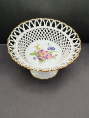 Фруктовница винтажная Princess на ножке в форме плетеной корзины, ручная работа, керамика, средняя, 18.5 х 13.5 см, Германия, 1970-80гг.