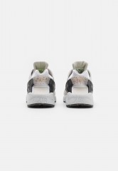 Nike Sportswear AIR HUARACHE CRATER PRM UNISEX Sneaker low light bone/white/black/volt AIR HUARACHE CRATER PRM UNISEX Низкие кроссовки женские светлая кость/белый/черный/вольт