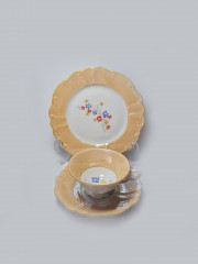 Hellbraune Porzellan Чайное трио &quot;Полевые цветы&quot; с желтым ободком и фактурным краем, Германия, 1960-70гг.