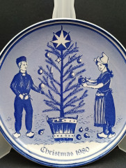 Тарелка декоративная винтажная Delft Blauw Konig &quot;Рождество&quot;, ручная роспись, фарфор, 16 см, Голландия, 1980 год.