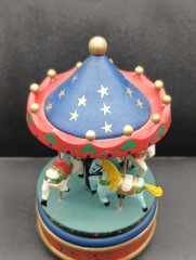 Музыкальная шкатулка винтажная с лошадками, дерево, 19 х 10.5 см, Германия, 1970-80гг.