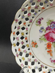 Тарелка сервировочная винтажная Schumann с изображением яркого букета, вырубной фарфор, 17 см, Германия, 1960-70гг.