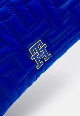 Tommy Hilfiger CHIC CROSSOVER Across body bag ultra blue CHIC CROSSOVER Сумка через плечо ультра синий
