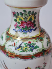 Ваза винтажная, белый фарфор с разноцветным рисунком птиц и цветов, 16 x 7 см, Китай, 1960-70гг.