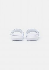 Nike Sportswear VICTORI ONE SLIDE Pantolette flach white/wolf grey/pure platinum/metallic gold VICTORI ONE SLIDE Мюли на плоской подошве белый/серый волк/чистая платина/золотой металлик
