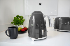 Smeg Smeg Wasserkocher KLF03GREU, 1,7 l, 2400 W Чайник Smeg KLF03GREU, 1,7 л, 2400 Вт
