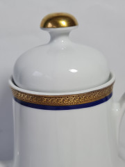 Набор для чая винтажный Kahla с синей каймой и золотым узором, чайник, молочник, фарфор, ГДР, 1980-90гг.