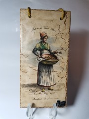 Silberdistel fayence, Силбердистел Декоративное фаянсовое подвесное панно-хромолитография &quot;Продавщица груш&quot; в французском стиле, Германия 1965г.